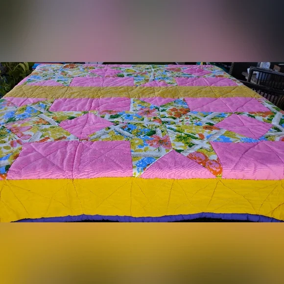 VINTAGE HAND STITCHED STAR QUILT - Picture 4 of 8